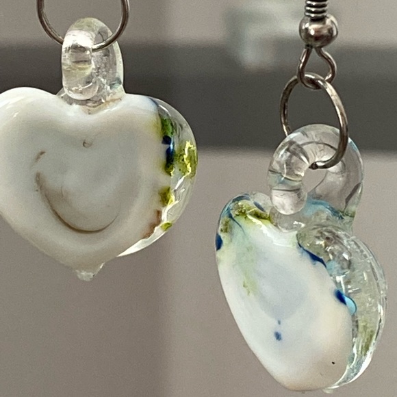Heart Shape Glass Flower Dangle Earrings - Picture 3 of 6